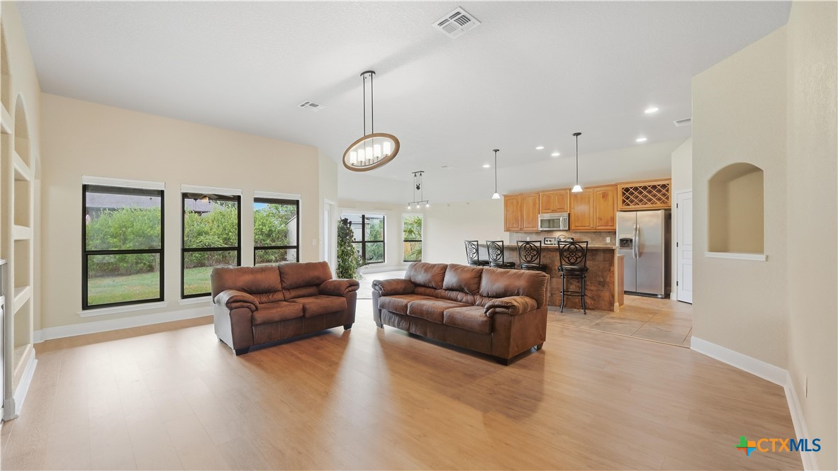 2262 Sun Chase Boulevard Property Photo 2