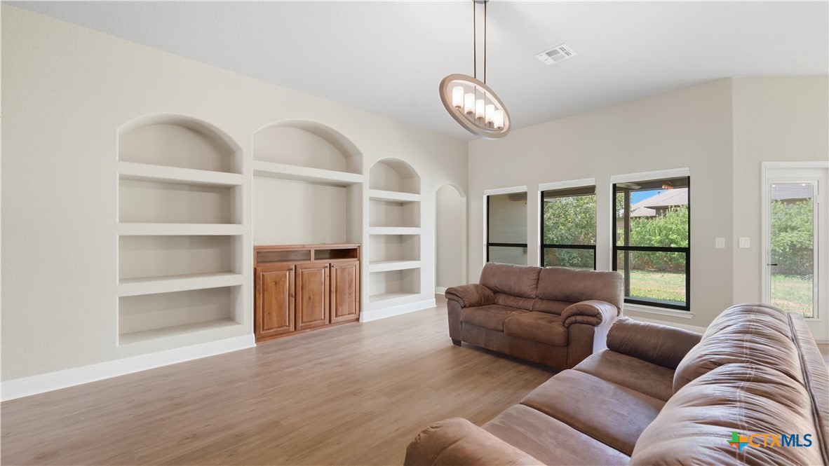 2262 Sun Chase Boulevard Property Photo 6