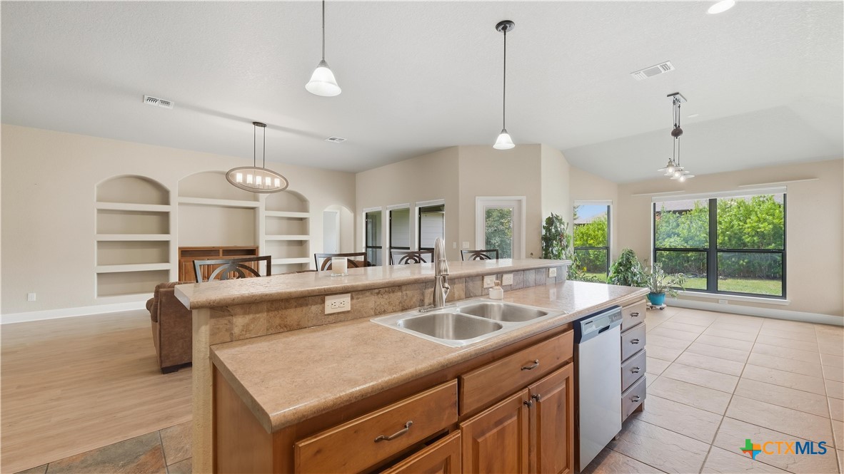 2262 Sun Chase Boulevard Property Photo 11