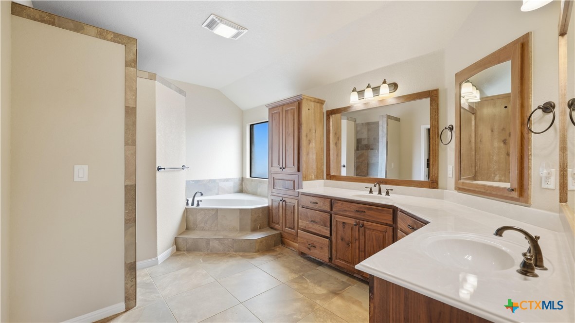 2262 Sun Chase Boulevard Property Photo 26