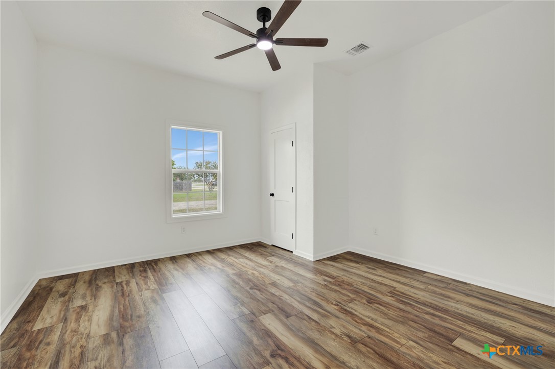 312 N Lavernia Property Photo 22