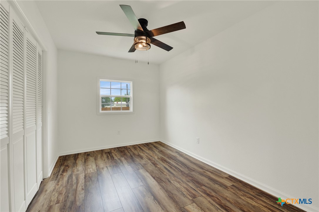 312 N Lavernia Property Photo 23