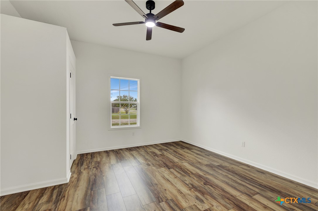 312 N Lavernia Property Photo 24