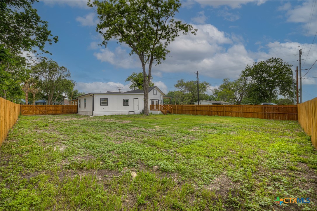 312 N Lavernia Property Photo 30