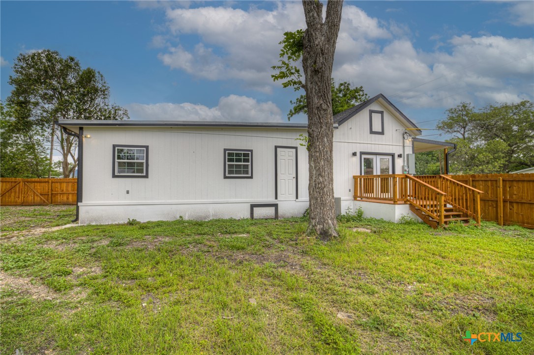312 N Lavernia Property Photo 31