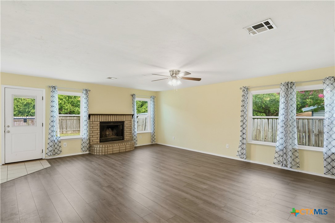213 W Anderson Avenue Property Photo 2