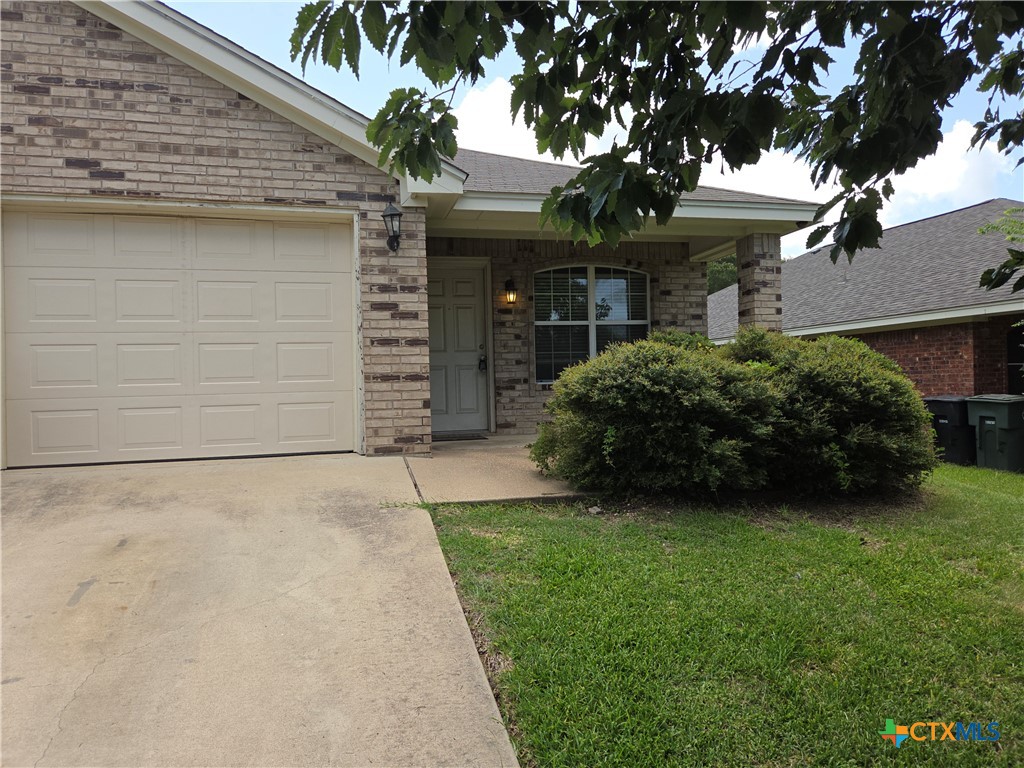 611 Olaf Drive Property Photo 1