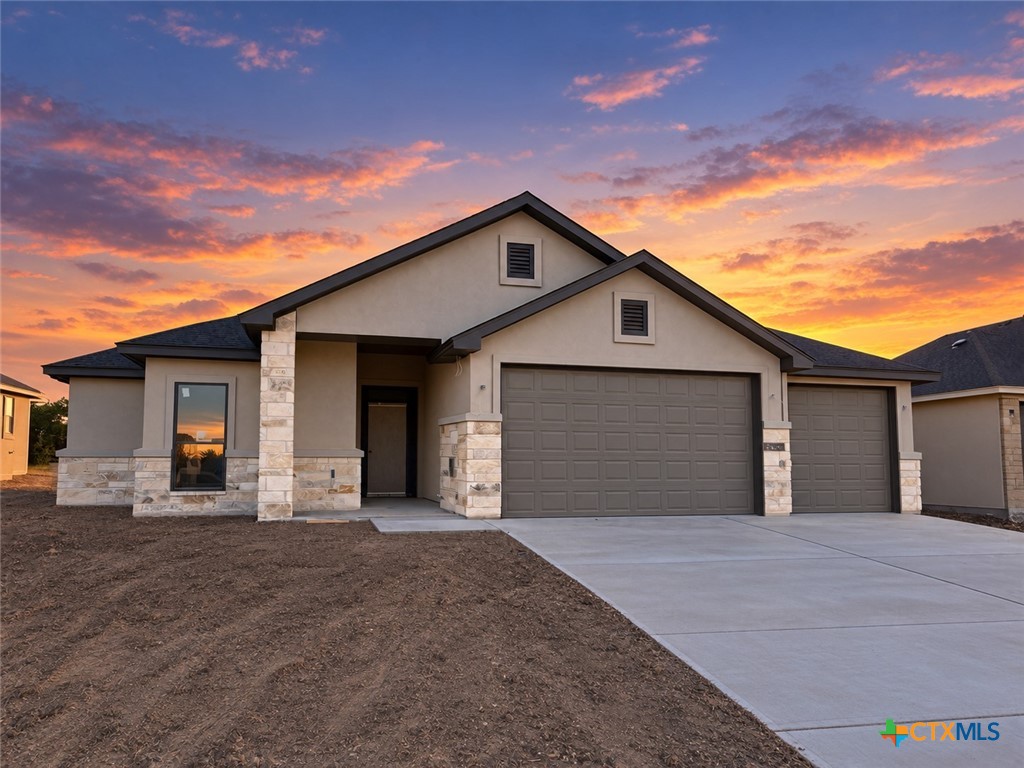 2557 Tin Barn Bluff Property Photo 1