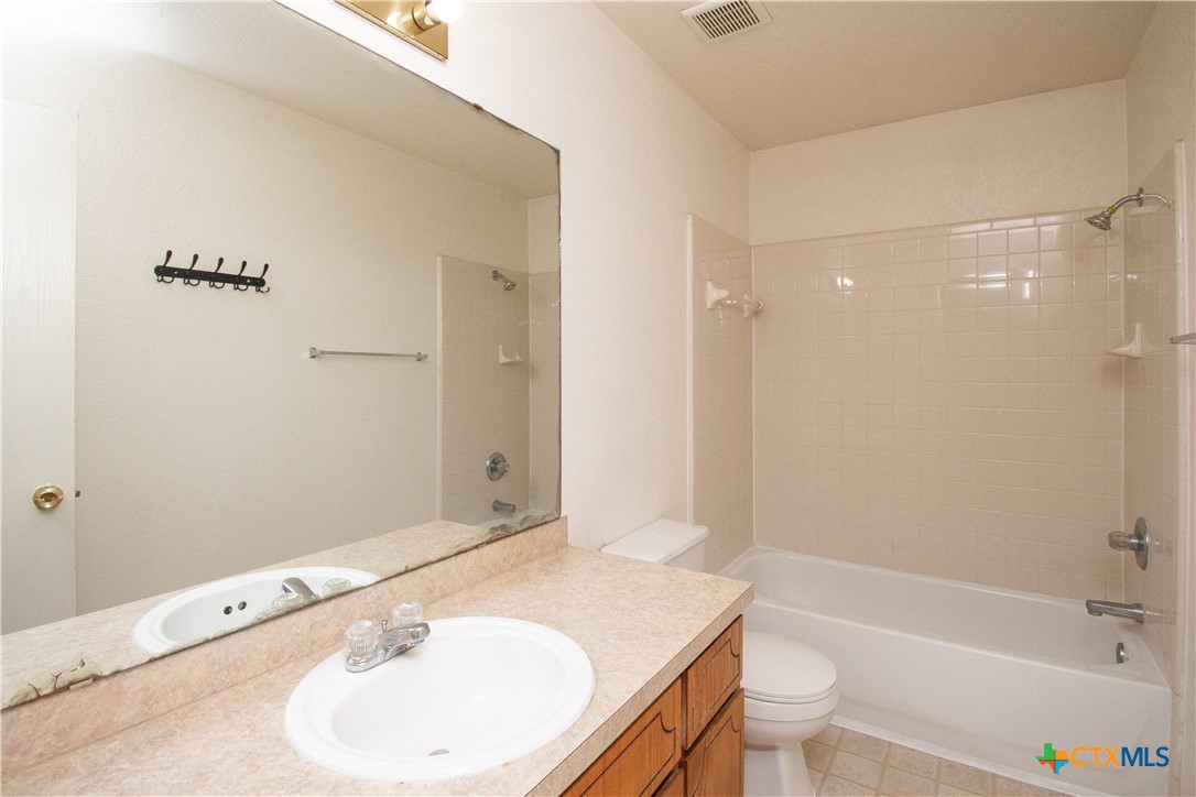 4003 Pilgram Drive D Property Photo 9