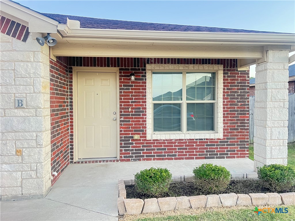 4606 Cambridge Drive B Property Photo 4