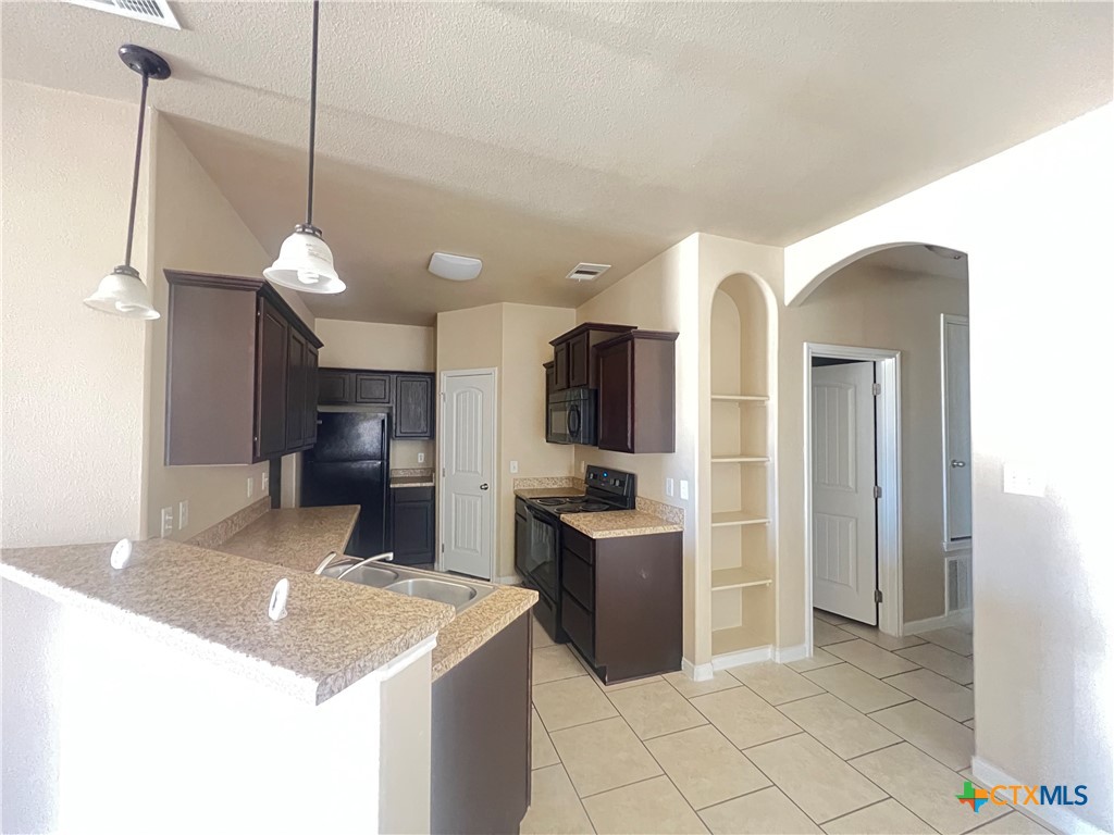 4606 Cambridge Drive B Property Photo 6