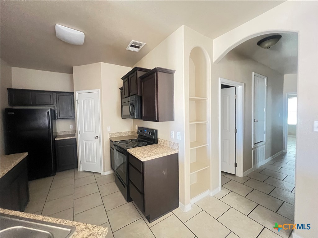 4606 Cambridge Drive B Property Photo 7