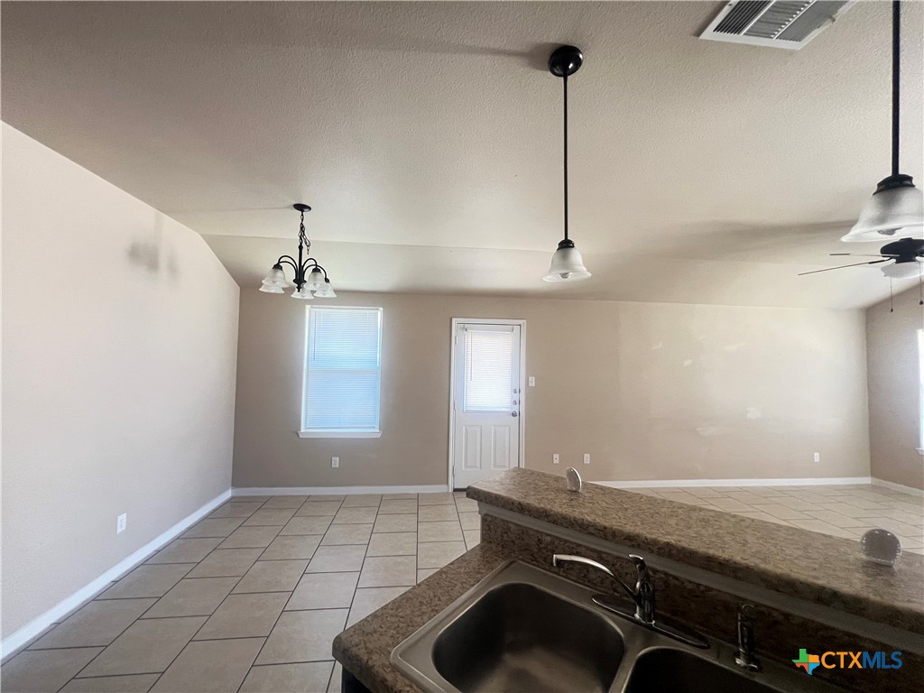 4606 Cambridge Drive B Property Photo 9
