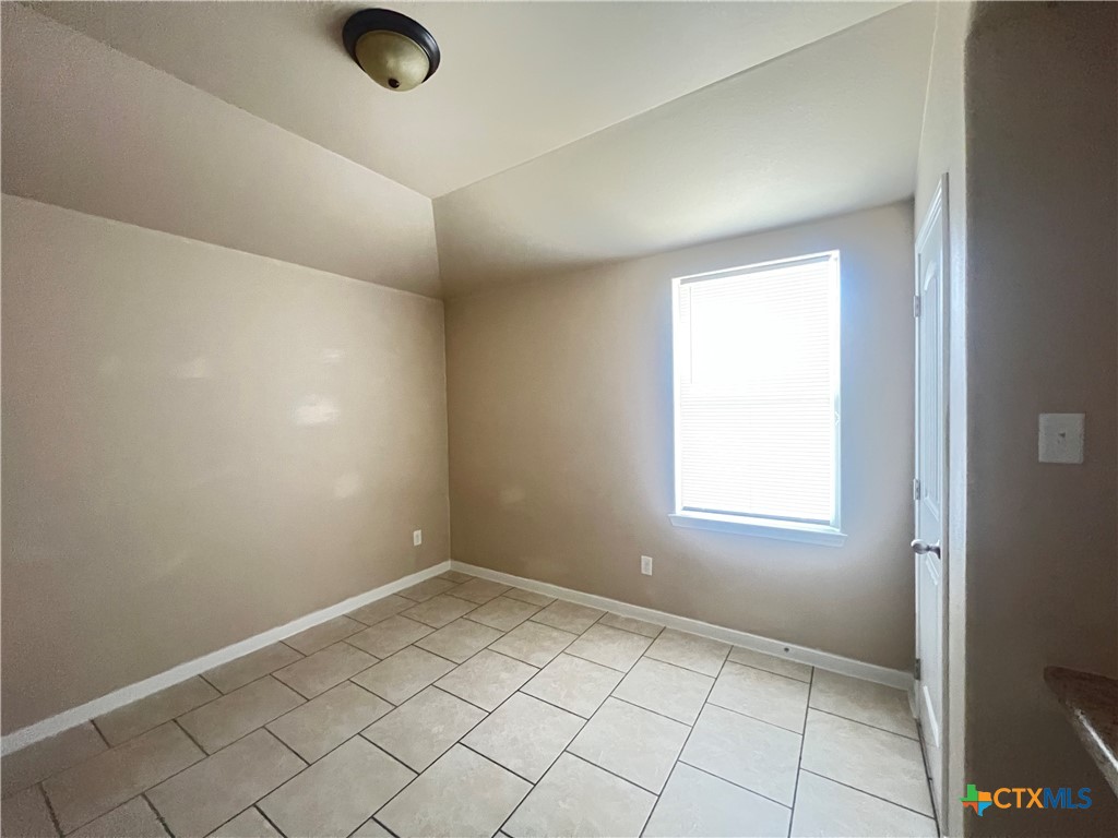 4606 Cambridge Drive B Property Photo 15