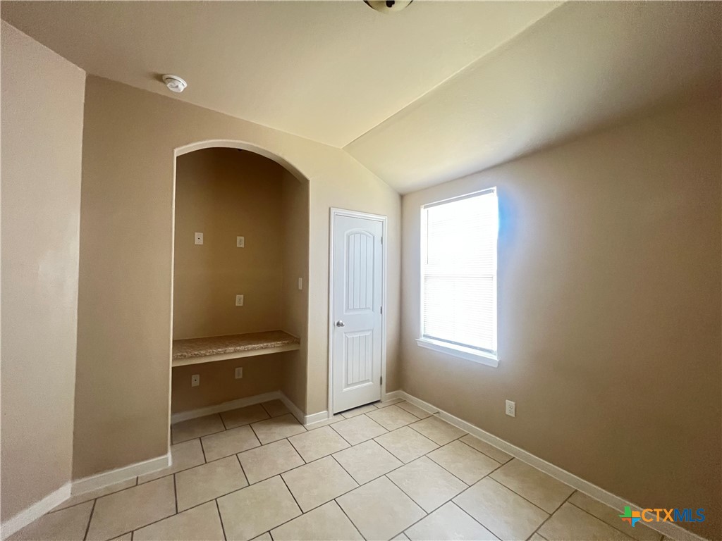 4606 Cambridge Drive B Property Photo 19