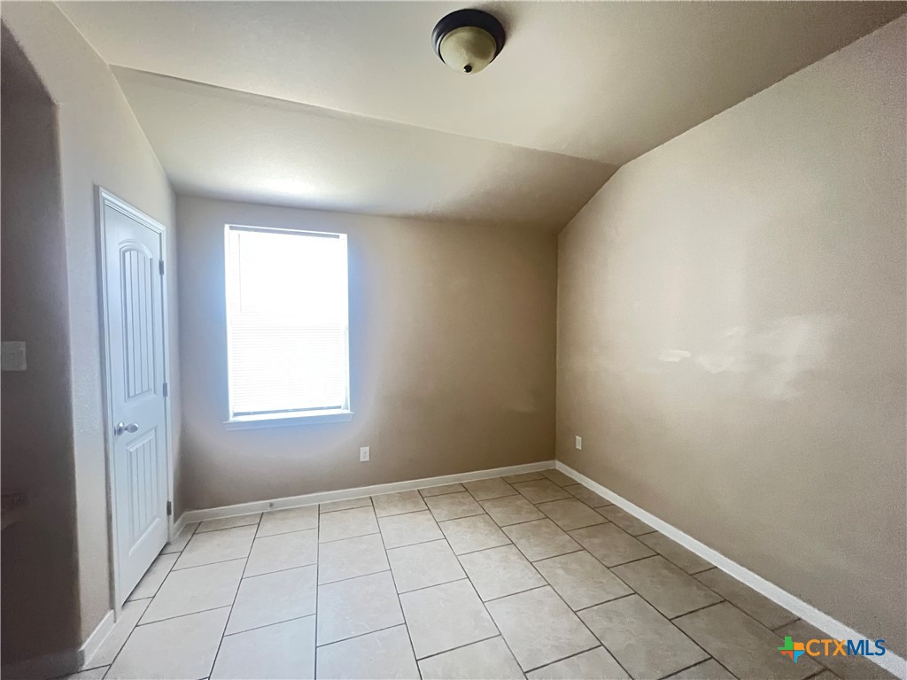 4606 Cambridge Drive B Property Photo 20