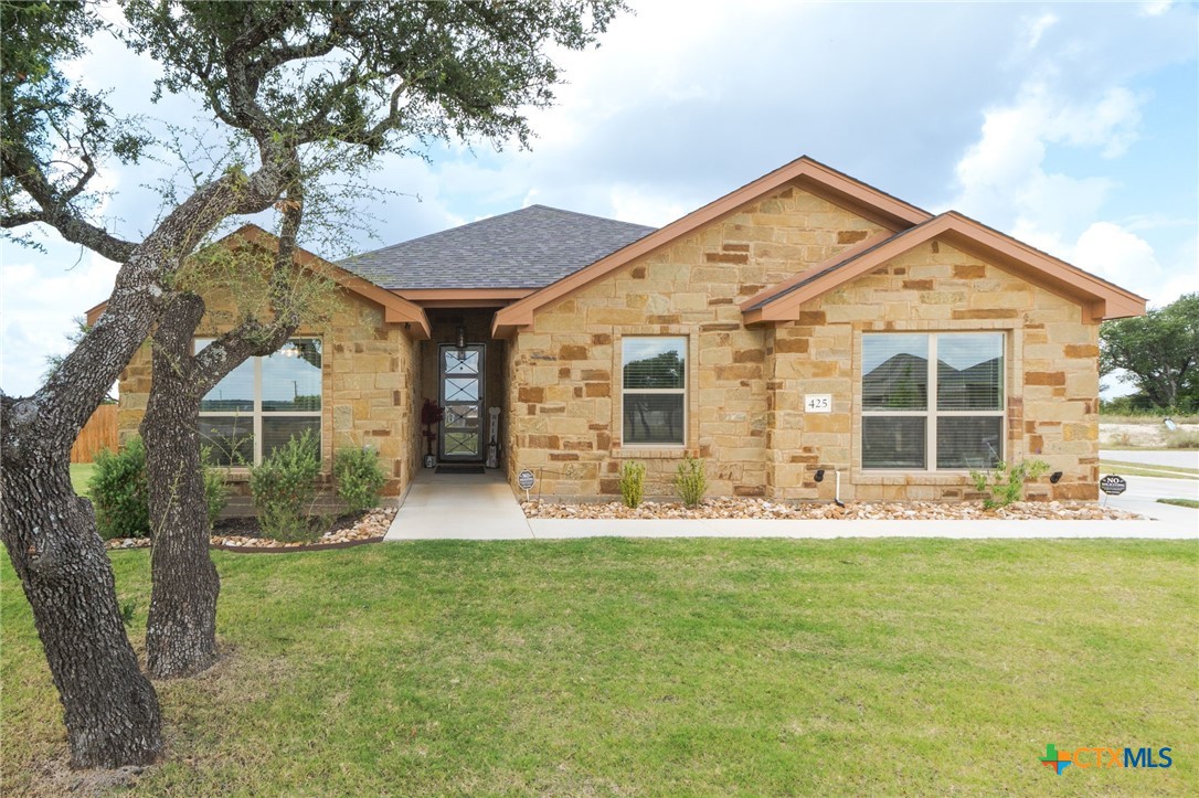 425 Ridge Crest Drive Property Photo 1