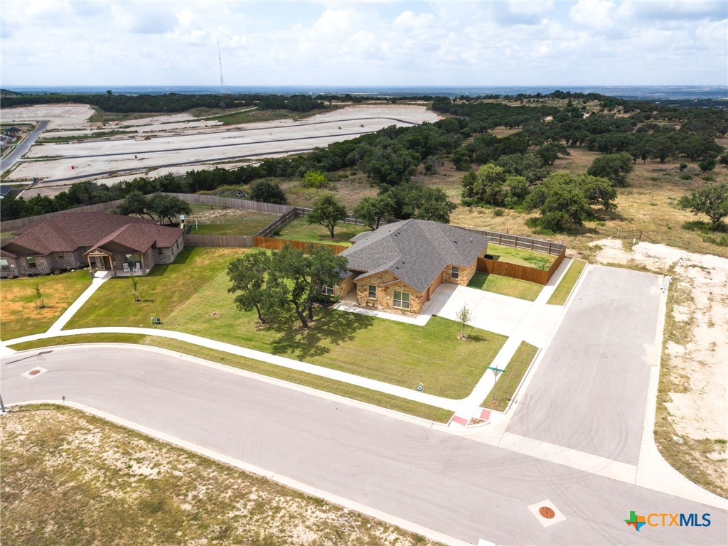 425 Ridge Crest Drive Property Photo 3
