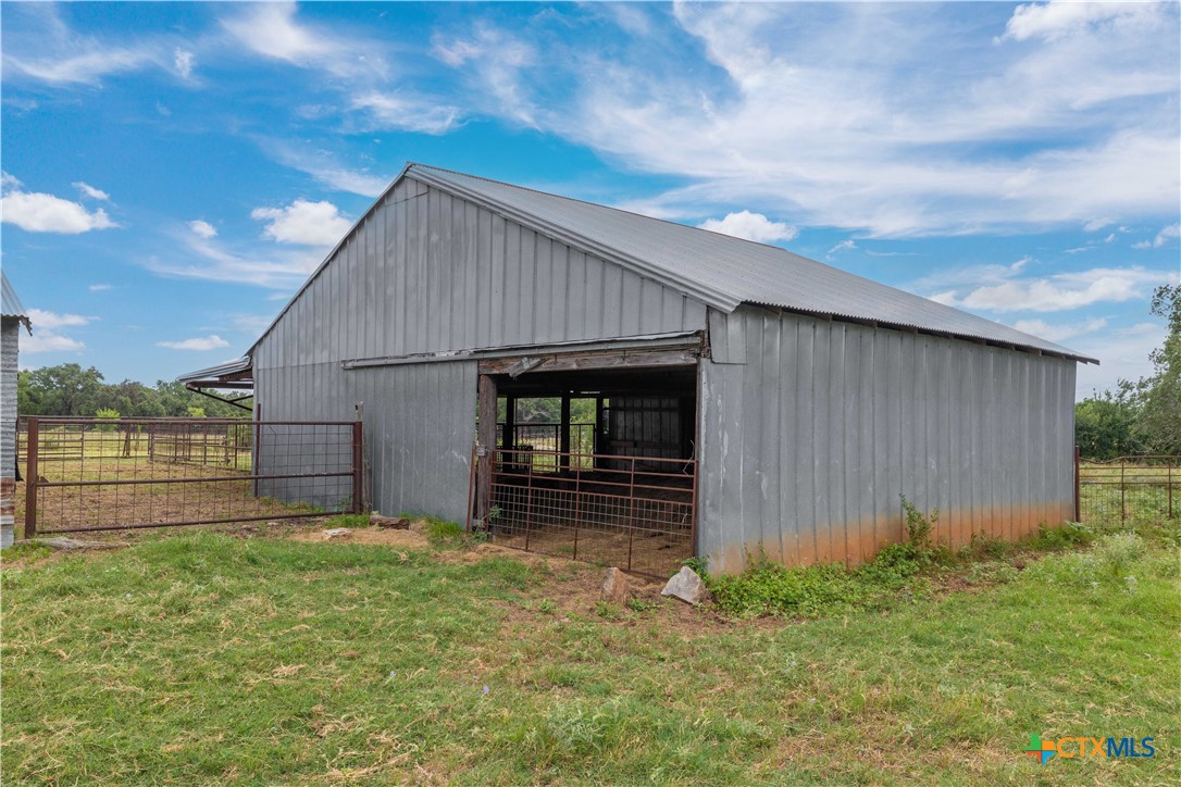 8160 Fm 2412 Property Photo 6