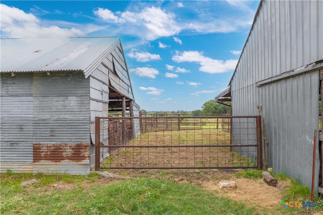 8160 Fm 2412 Property Photo 8