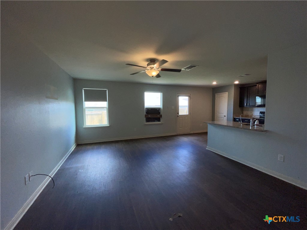 409 Wincliff Lane Property Photo 3