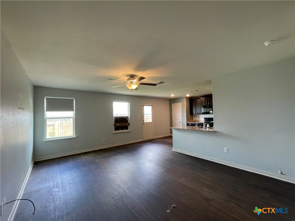 409 Wincliff Lane Property Photo 5