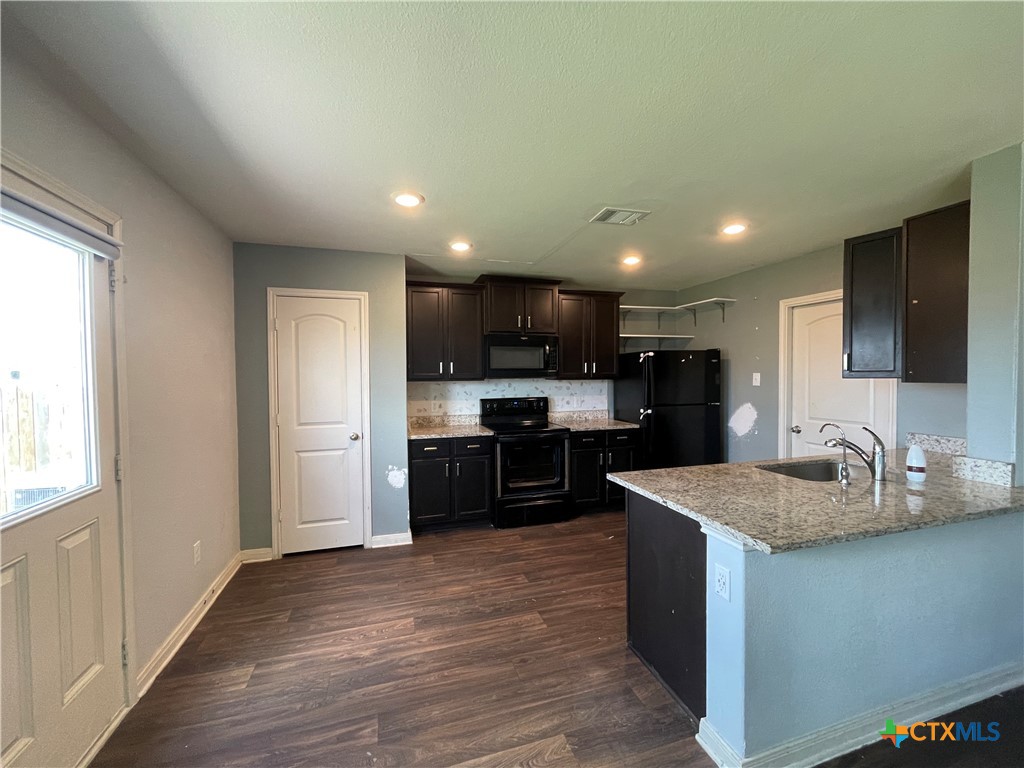 409 Wincliff Lane Property Photo 6