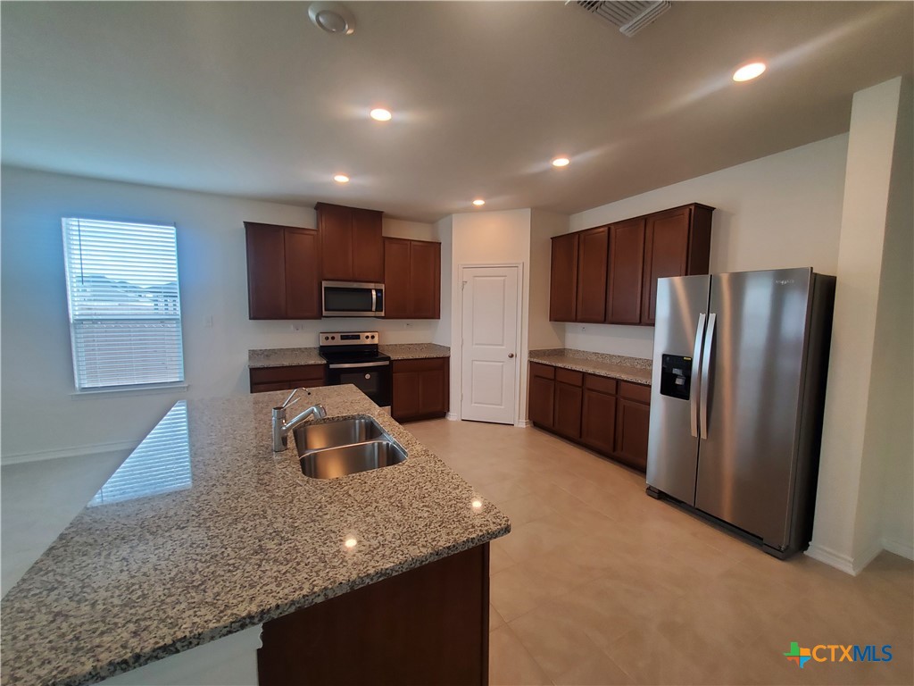 518 Deer Crest Drive Property Photo 6