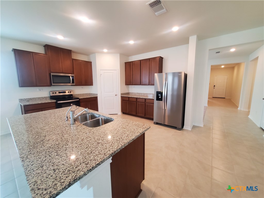 518 Deer Crest Drive Property Photo 7