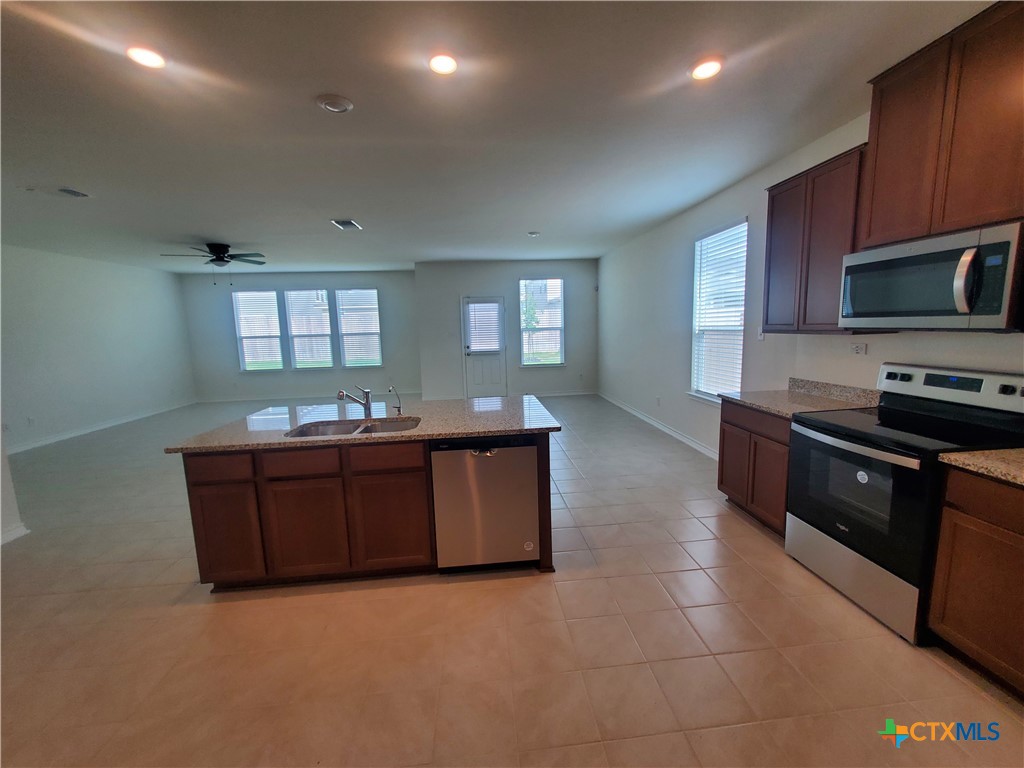 518 Deer Crest Drive Property Photo 8