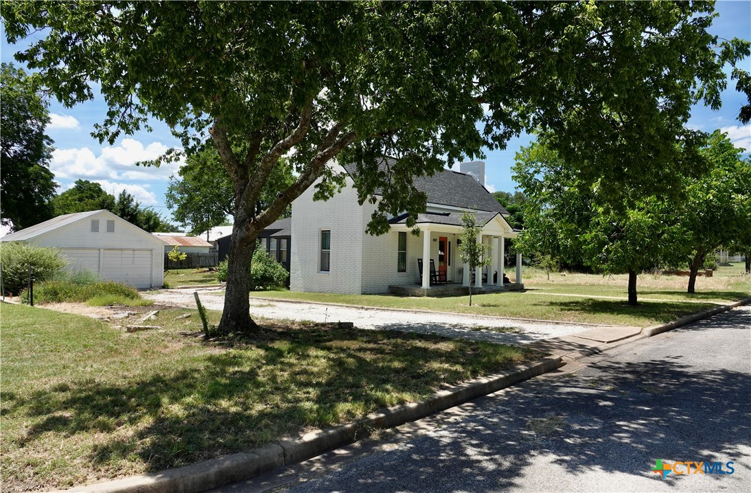 801 Reynolds Property Photo 3