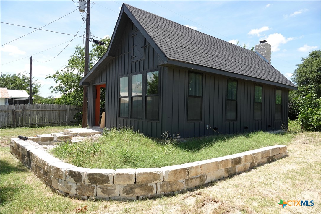 801 Reynolds Property Photo 8