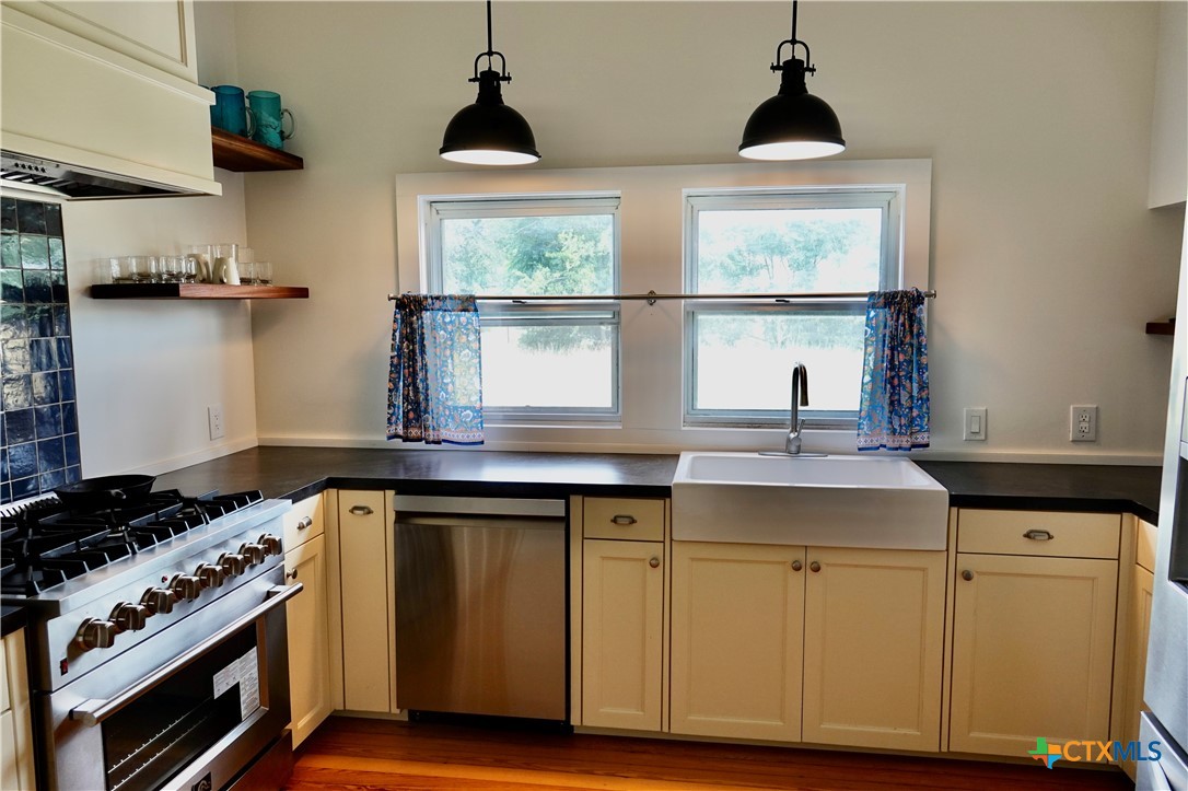 801 Reynolds Property Photo 16