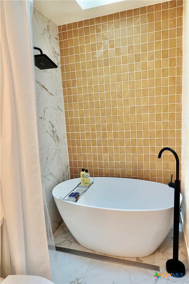 801 Reynolds Property Photo 22