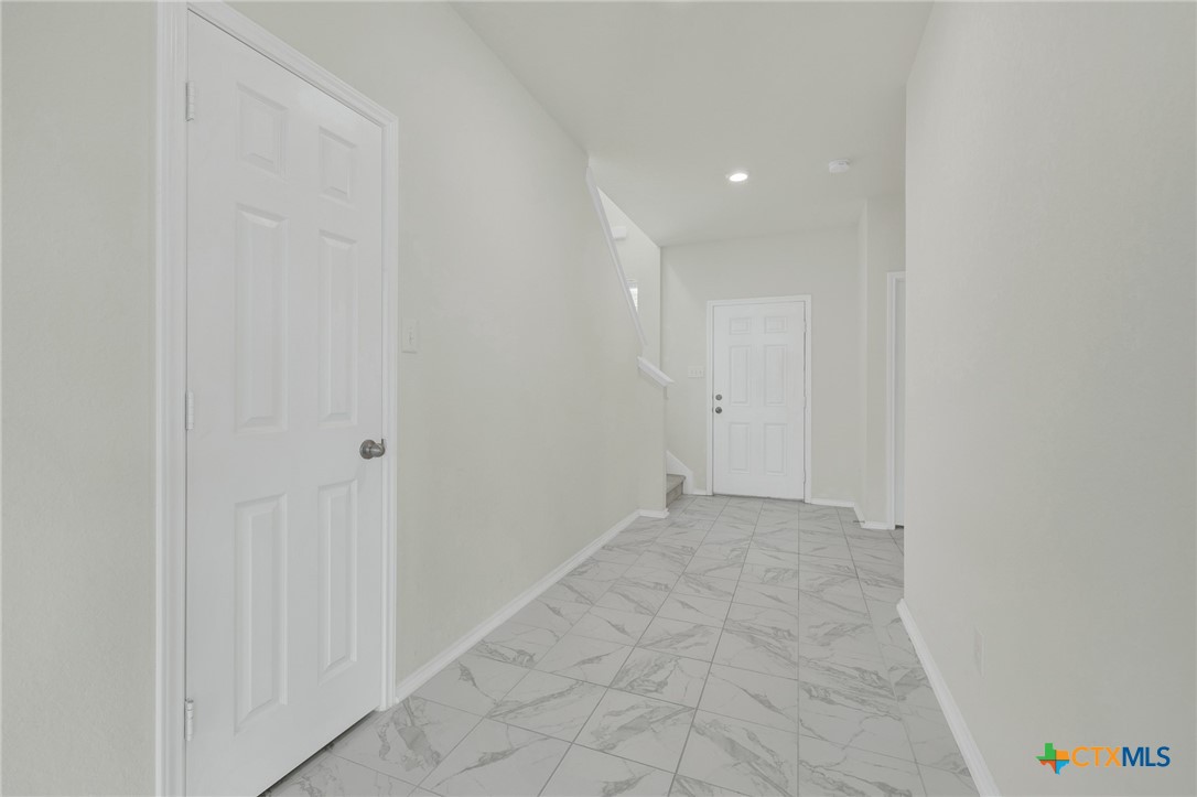 4272 Gale Meadows Property Photo 4