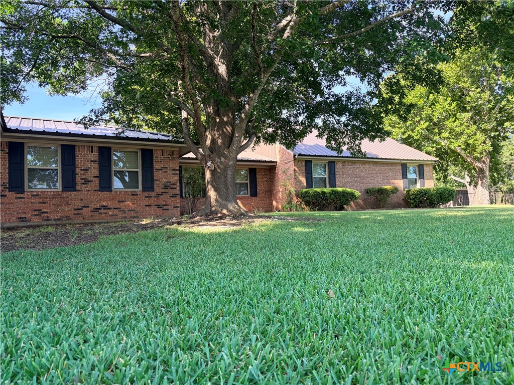 211 County Road 128 Property Photo 1