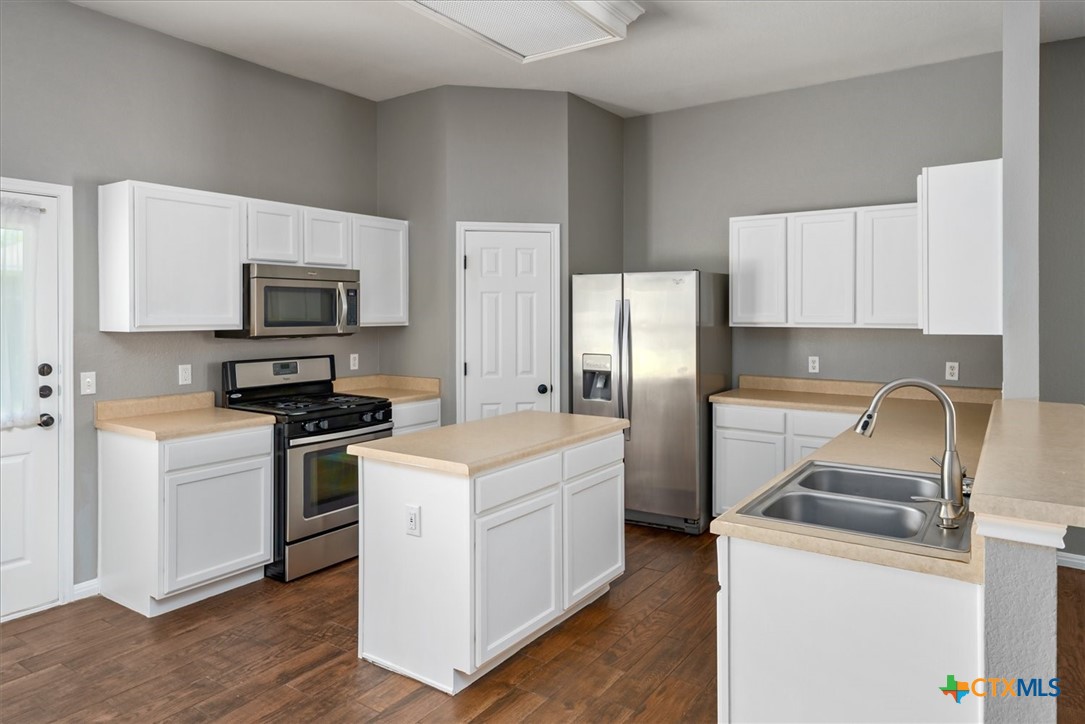 403 Thunderstorm Avenue Property Photo 8