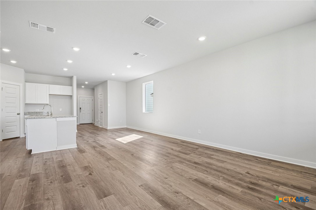 253 Firefox Way Property Photo 6