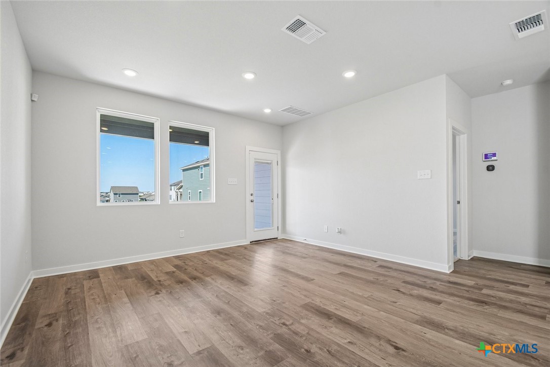 253 Firefox Way Property Photo 9