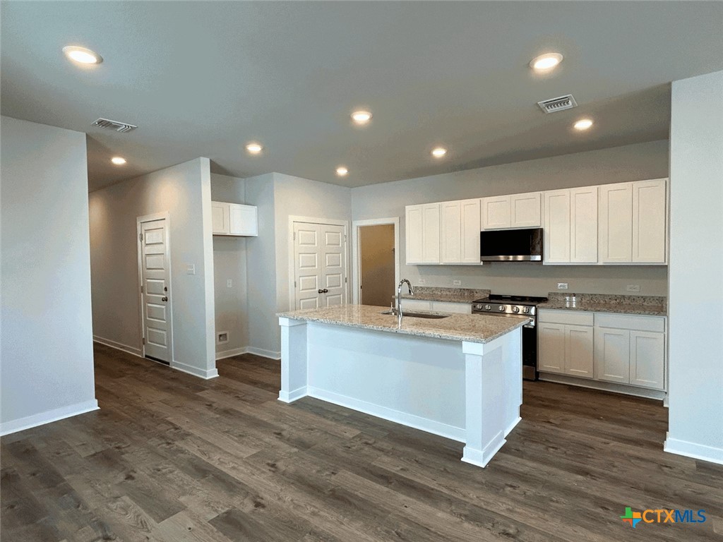 257 Firefox Way Property Photo 3