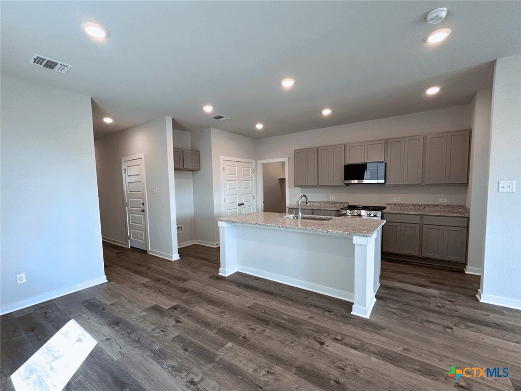 252 Firefox Way Property Photo 4