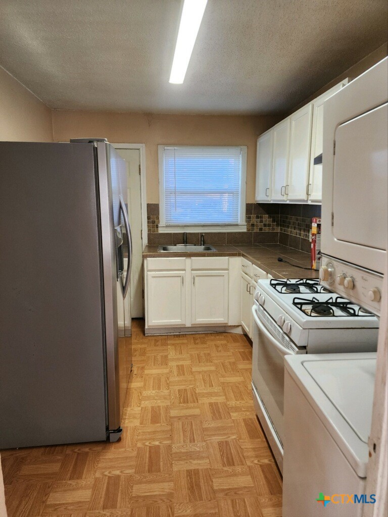 1903 Poage Avenue Property Photo 3
