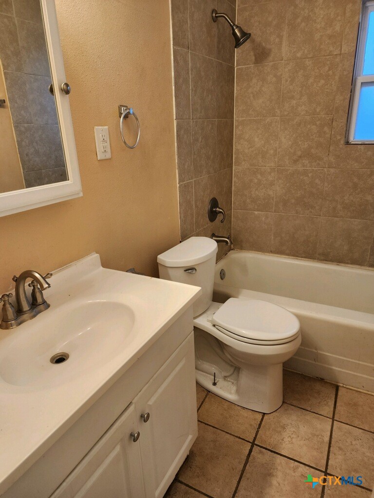 1903 Poage Avenue Property Photo 5