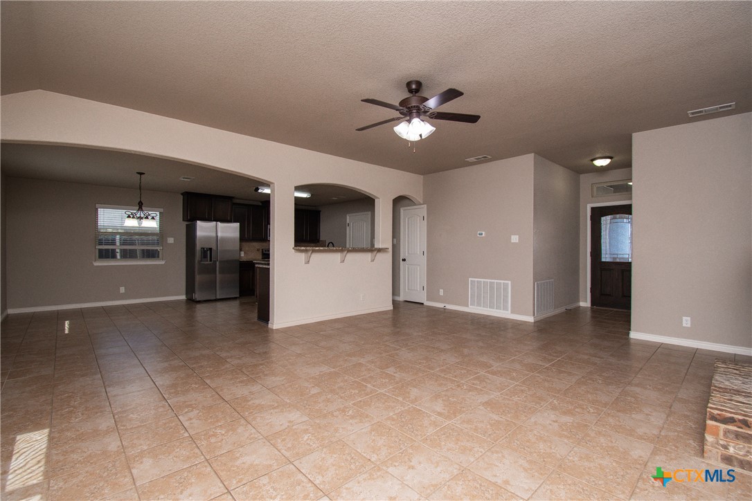 9805 Kaitlyn Drive Property Photo 4