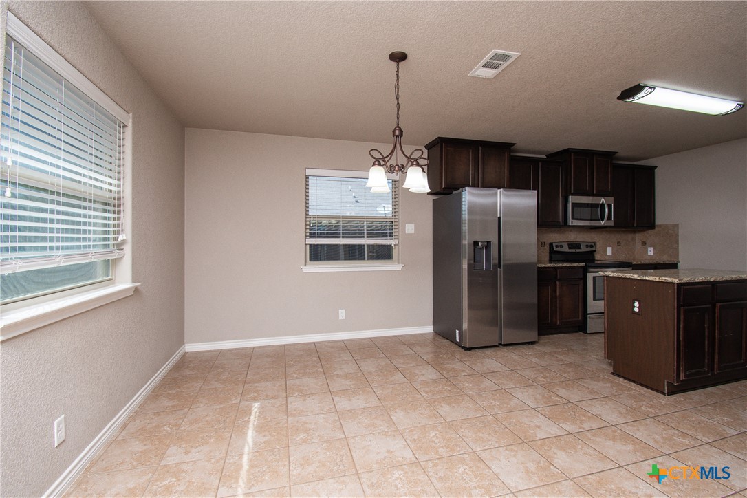 9805 Kaitlyn Drive Property Photo 5