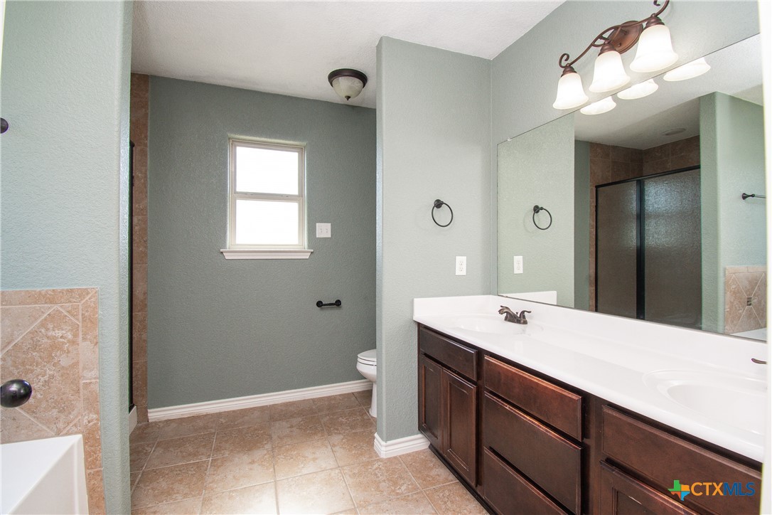 9805 Kaitlyn Drive Property Photo 10