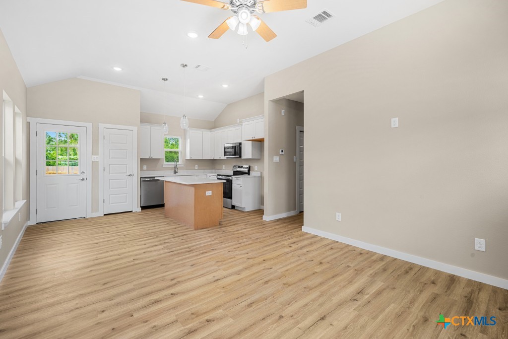 606 Bridge Street Property Photo 5