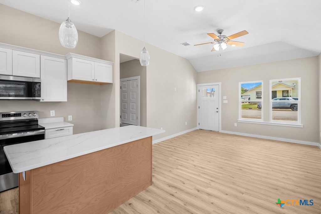 606 Bridge Street Property Photo 8