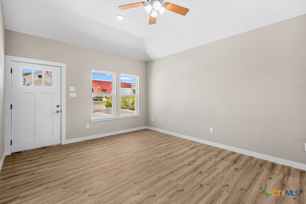 606 Bridge Street Property Photo 9