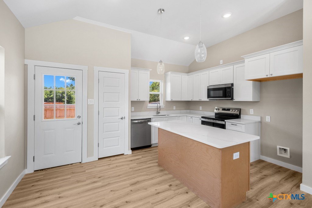 606 Bridge Street Property Photo 10